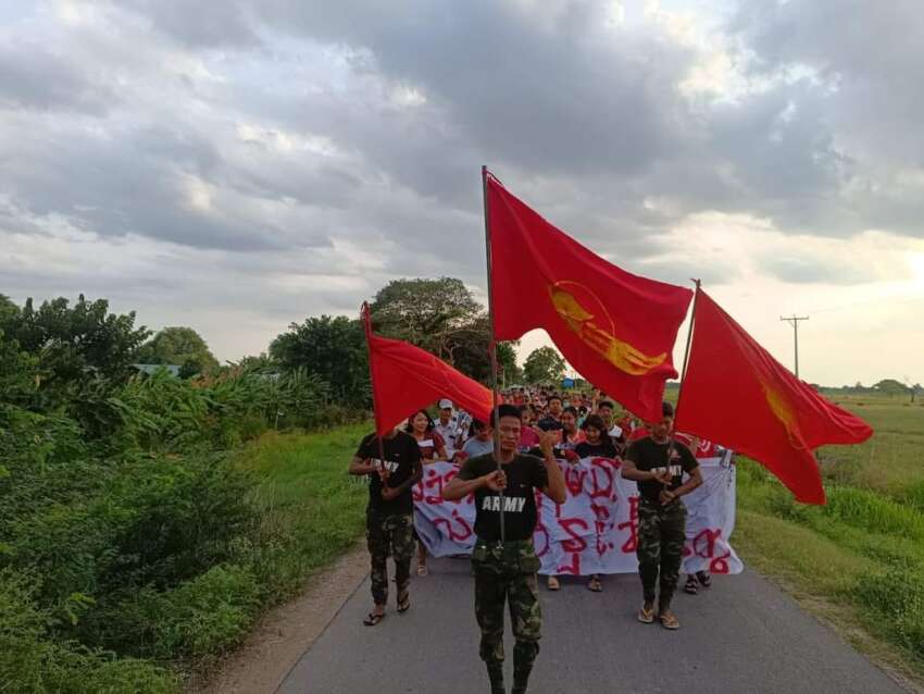 Urban Task Force Aung Ban Utf မှ ရဲမေများက လူထုခေါင်းဆောင် ဒေါ်အောင်ဆန