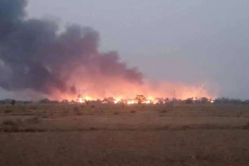 နတ်တလင်း၊ ပဲမခမ်းရွာကို စစ်တပ်က ဒရုန်း၊ စက်တပ်လေထီးဖြင့် ဗုံးကျဲ တိုက်ခိုက်မှု ပြည်သူ ၂ ဦးသေဆုံး၊ ပြည်သူ ၁၀၀ ကျော်ကိုလည်း လူသားဒိုင်း အဖြစ် ဖမ်းဆီးထား