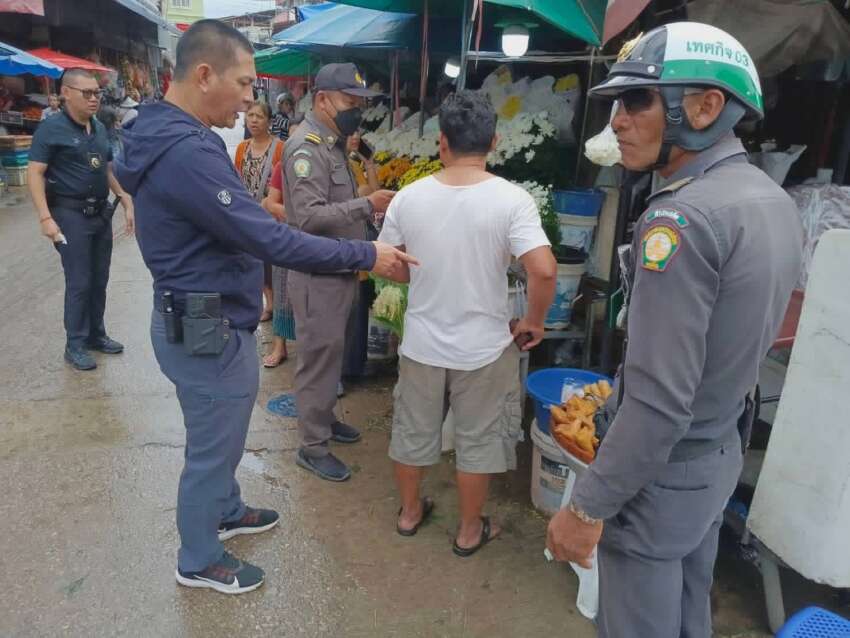 ထိုင်း-မြန်မာနယ်စပ် မဲဆောက်နှင့် ရနောင်းတွင် တရားမဝင် ဈေးရော
