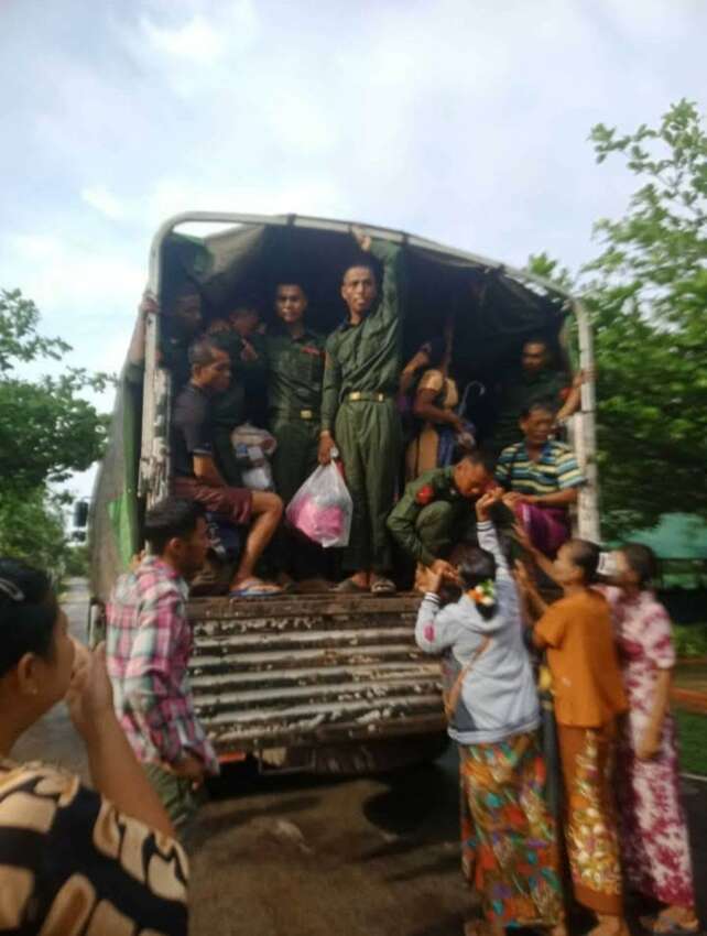 ပြည်တွင် ပေါ်တာဆွဲ ဖမ်းဆီးမှုများနှင့် အလှည့်ကျ စစ်မှုထမ်း‌ 